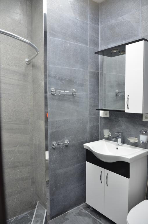 Studio "Black - White" Batumi Luaran gambar