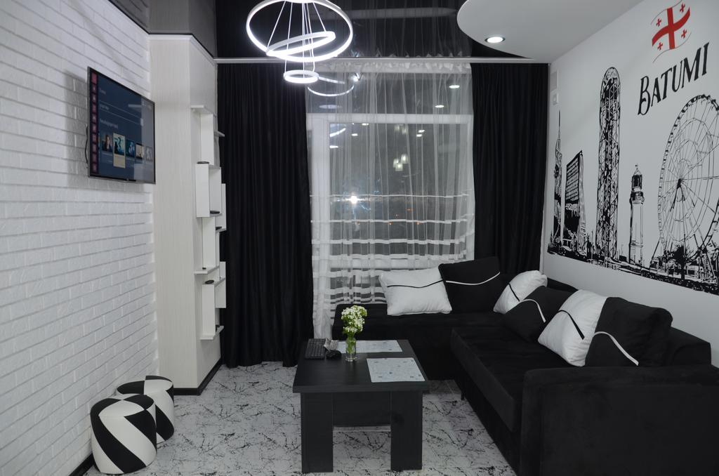 Studio "Black - White" Batumi Luaran gambar