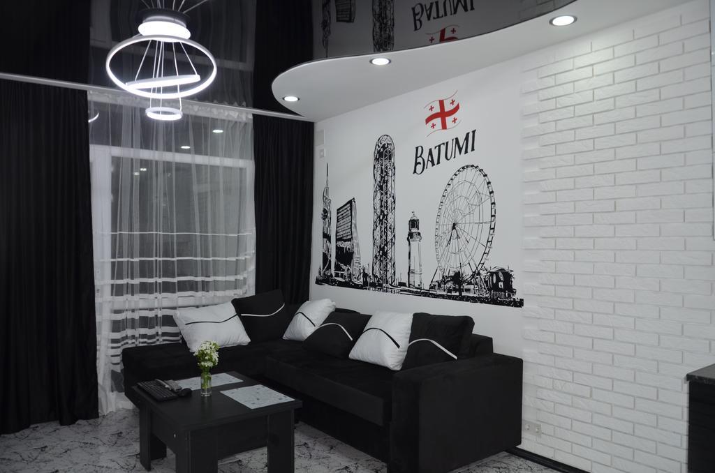 Studio "Black - White" Batumi Luaran gambar